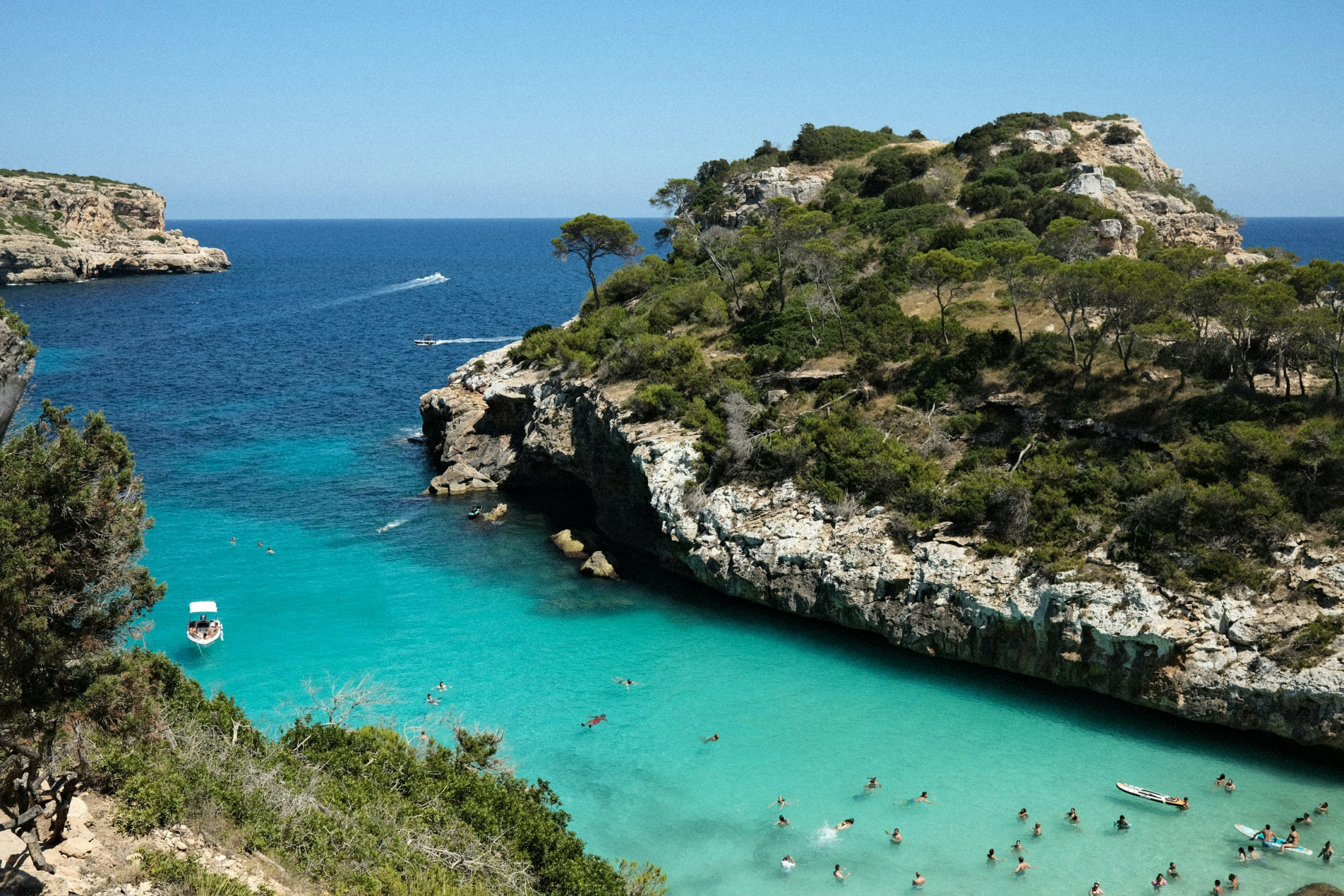 Mediterranean cove with turquoise water — Travel Beginnings travel agency
